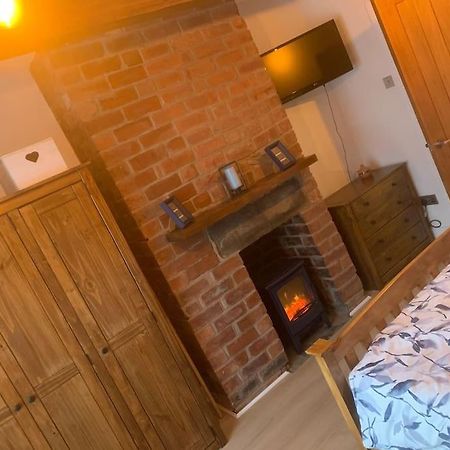 Quaint 1 Bedroom Cottage In Pudsey, Leeds Exteriér fotografie