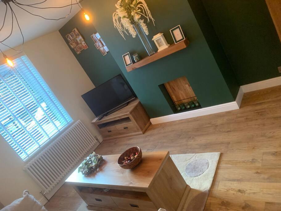 Quaint 1 Bedroom Cottage In Pudsey, Leeds Exteriér fotografie