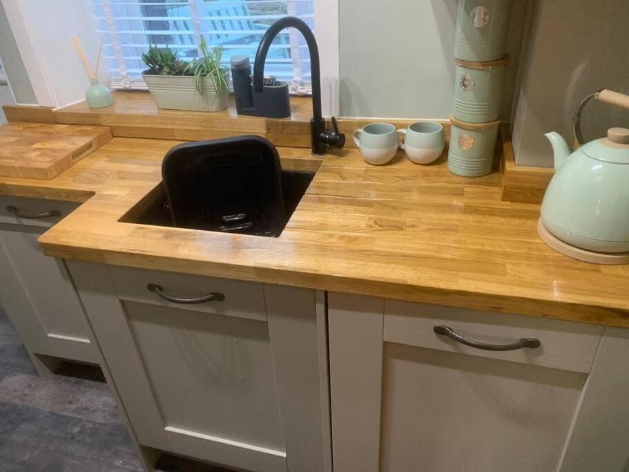 Quaint 1 Bedroom Cottage In Pudsey, Leeds Exteriér fotografie